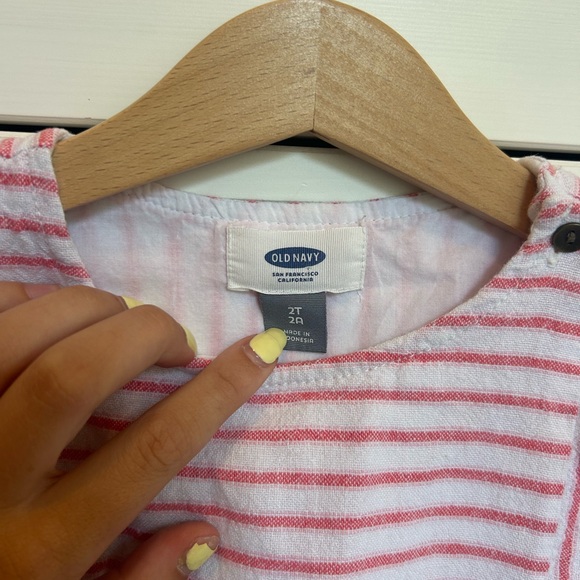 Old navy striped dress size 2T - Picture 2 of 4